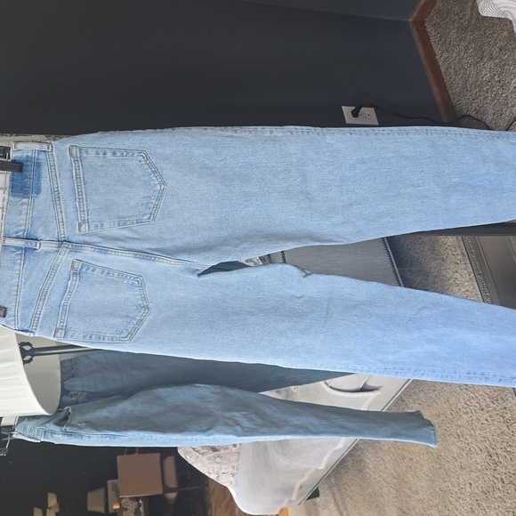 Abercrombie & Fitch The Dad High Rise Jeans - Picture 4 of 8